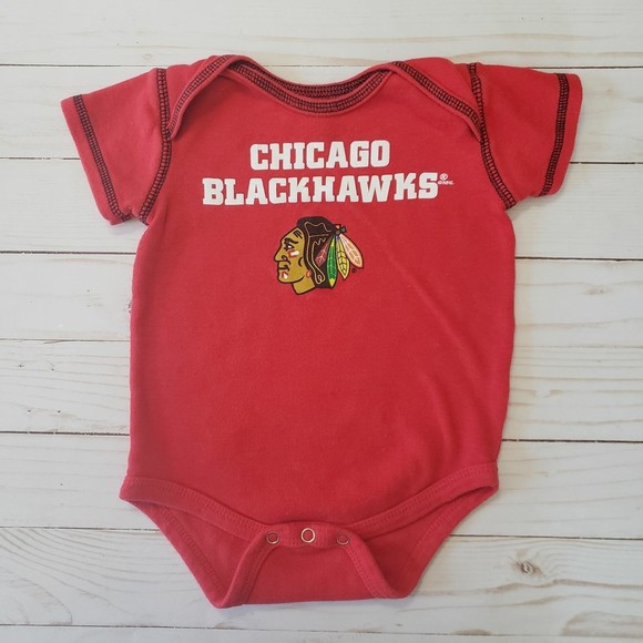 Chicago Blackhawks Onesie 12 months Gender Neutral Boys Girls - Picture 1 of 4